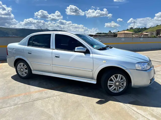 Carro Chevrolet Astra Hatch 2010 Advantage 2.0 (Flex)