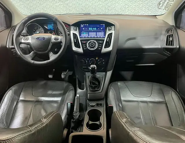 Carro Ford Focus Hatch 2015 SE 1.6 16V TiVCT