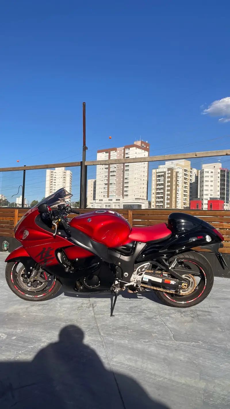 Suzuki Hayabusa Gsx R 1300 ()