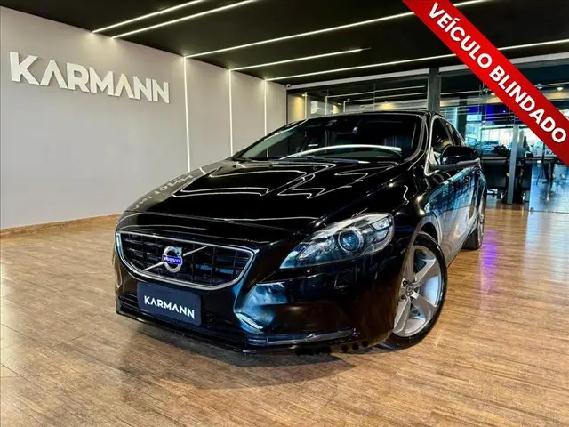 Carro Volvo V40 Momentum 2019 V40 2.0 T4 Momentum