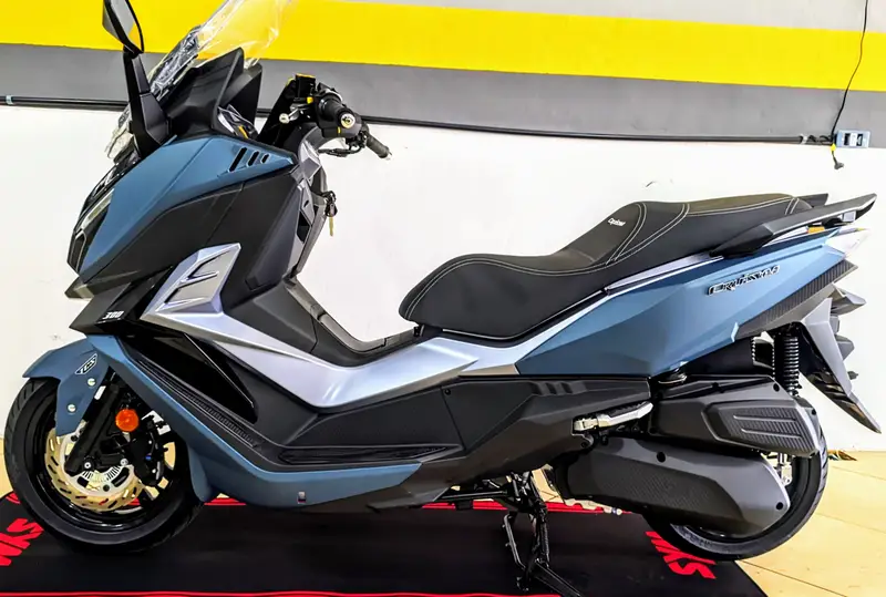 Dafra Cruisym 300
