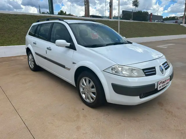 Carro Renault Megane Grand Tour 2012 Mégane Grand Tour Dynamique 1.6 16V (flex)