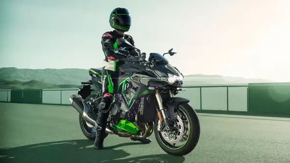 Z H2 é versão sem carenagens da Ninja H2R e custa R$ 120 mil; Z900 também foi atualizada