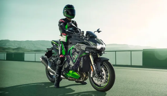 Z H2 é versão sem carenagens da Ninja H2R e custa R$ 120 mil; Z900 também foi atualizada