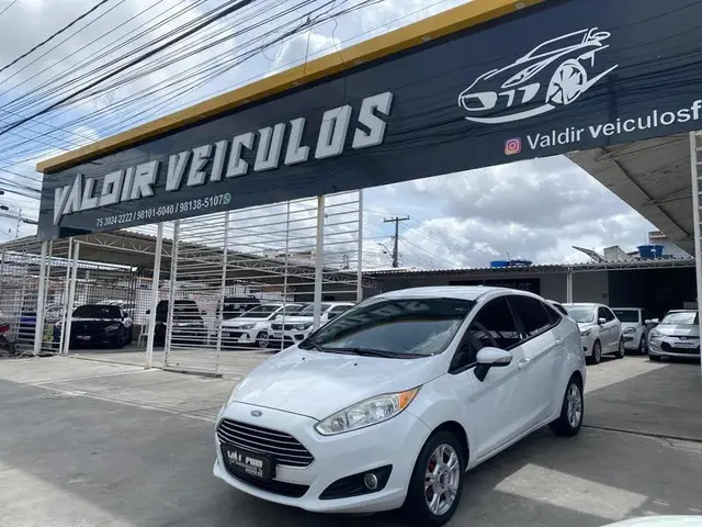 Carro Ford New Fiesta Sedan 2015 1.6 SE PowerShift (Flex)