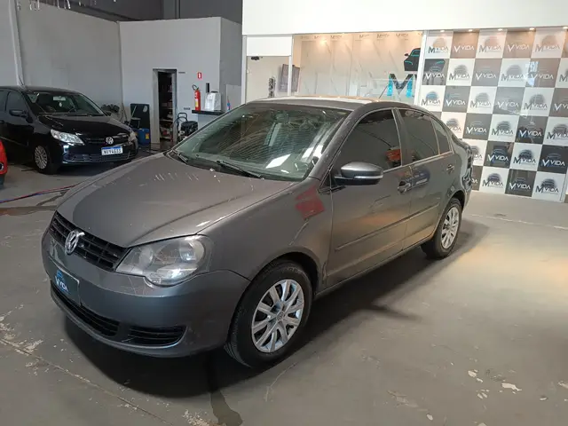 Carro Volkswagen Polo Sedan 2013 1.6 8V (Flex)