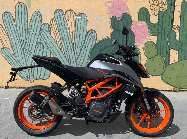 Carro KTM Duke 390 2025 ABS