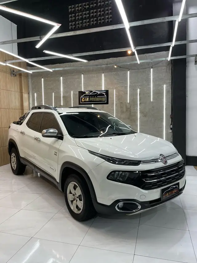 Carro Fiat Toro 2017 Freedom 2.0 diesel MT6 4x4