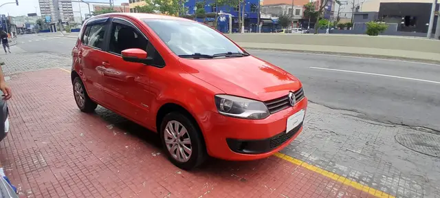 Carro Volkswagen Fox 2013 1.0 VHT (Flex) 4p