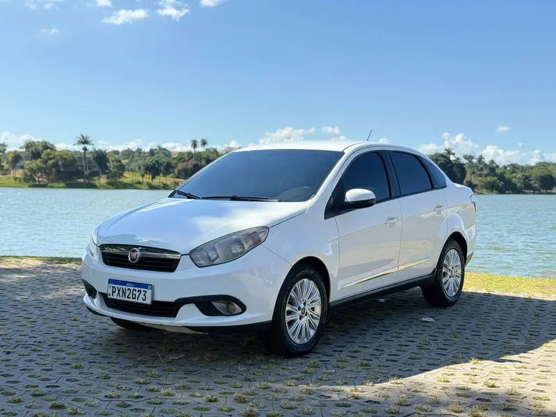 Fiat Grand Siena Essence 1.6 16V Dualogic (Flex)