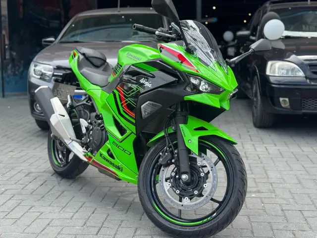 Carro Kawasaki Ninja 2025 500 SE