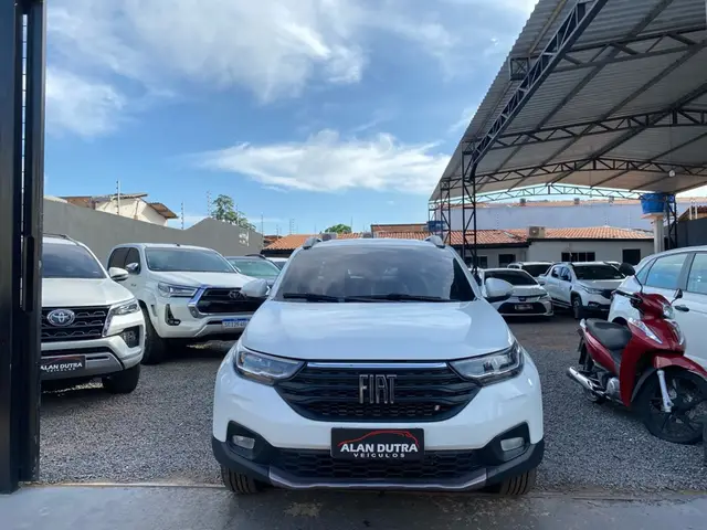 Carro Fiat Strada 2022 Volcano 1.3 CD (Flex)