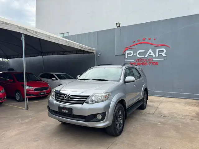 Carro Toyota SW4 2015 SR 4x2 2.7/ 2.7 Flex 16V Aut.