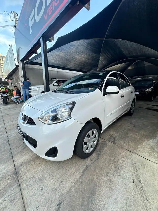 Carro Nissan March 2015 1.0 16V S (Flex)