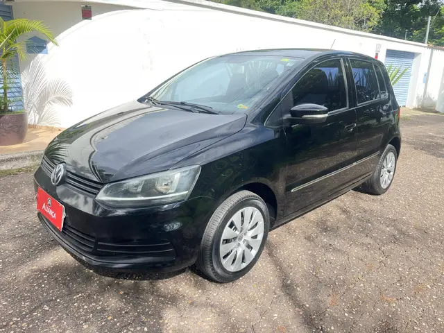 Carro Volkswagen Fox 2015 Trendline 1.0 TEC (Flex)