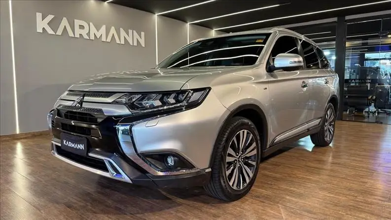 Mitsubishi Outlander 3.0 HPE-S 4WD CVT