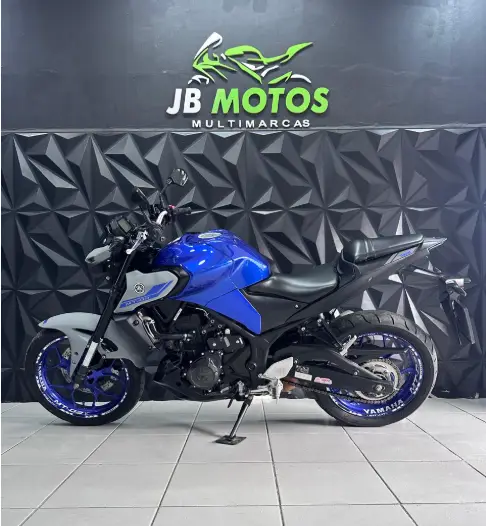 Carro Yamaha MT-03 2022 (ABS)