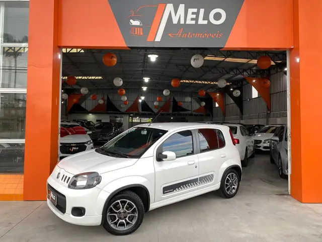 Carro Fiat Uno 2013 Sporting 1.4 8V (Flex) 4p