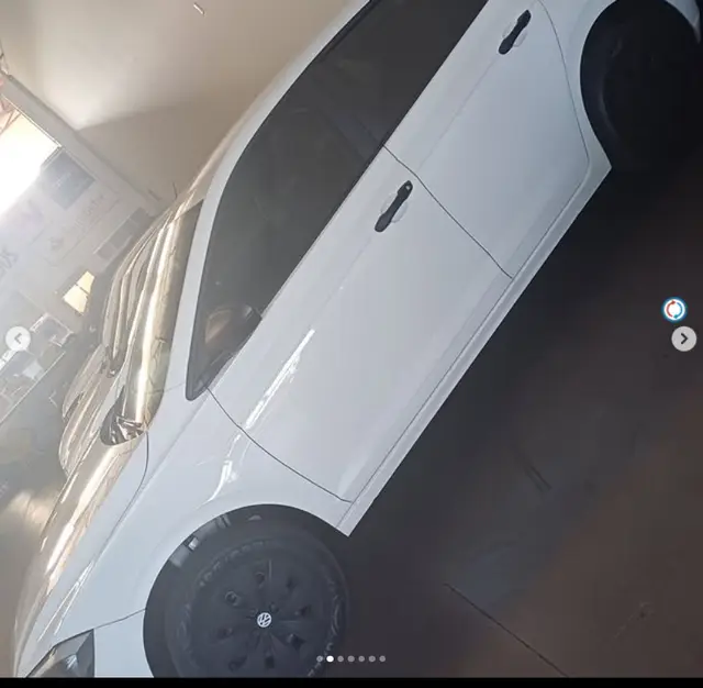 Carro Volkswagen Polo 2023 Track 1.0 Flex 12V 5p