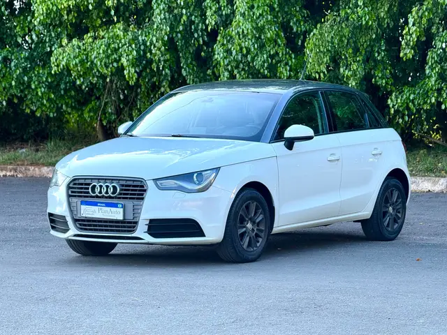 Carro Audi A1 2014 1.4 TFSI Attraction S Tronic