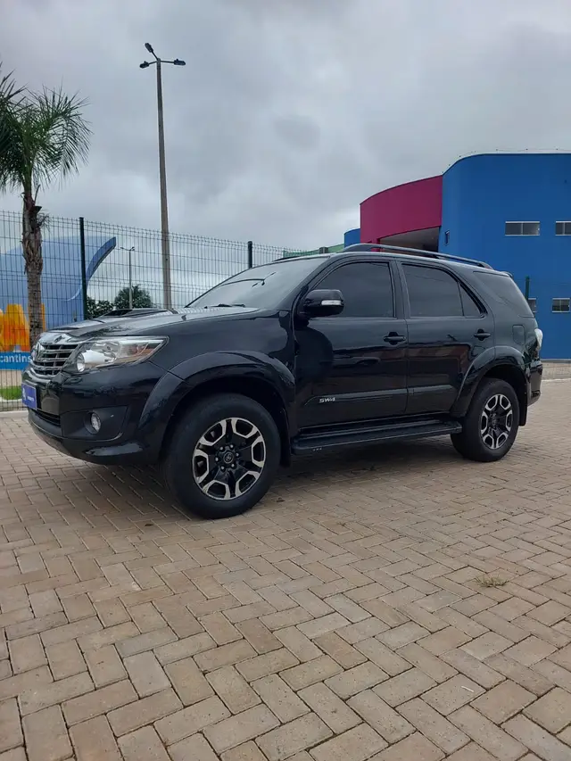 Carro Toyota Hilux SW4 2014 3.0 TDI 4x4 SRV 7L