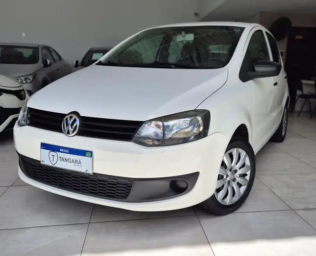 Carro Volkswagen Fox 2014 1.0 TEC (Flex) 4p
