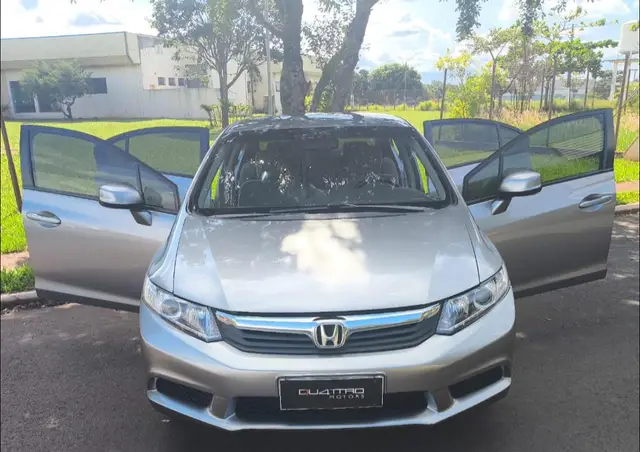 Carro Honda Civic 2013 New  LXS 1.8 16V i-VTEC (Flex)
