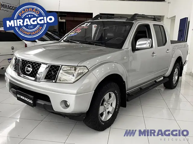 Carro Nissan Frontier 2013 LE 4x4 2.5 16V (cab. dupla) (aut)
