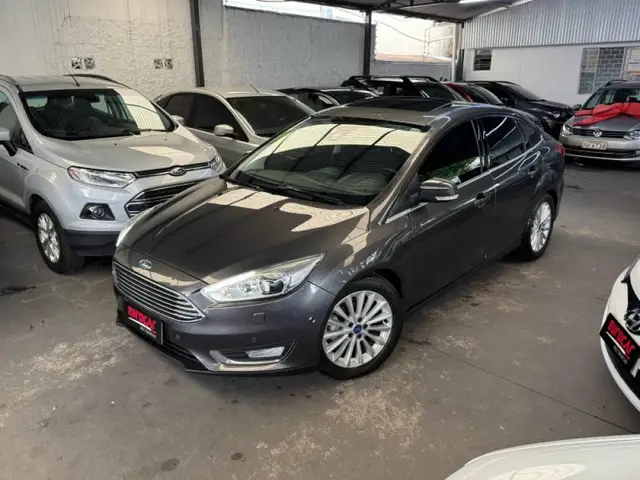 Carro Ford Focus Hatch 2016 Titanium Plus 2.0 PowerShift