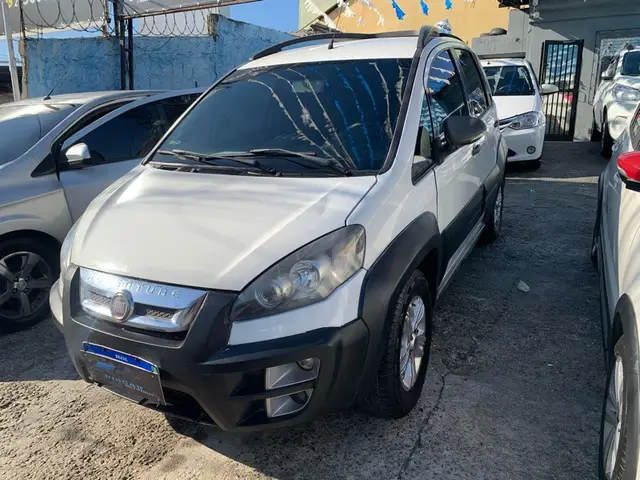 Carro Fiat Idea 2013 Adventure 1.8 16V E.TorQ (Flex)