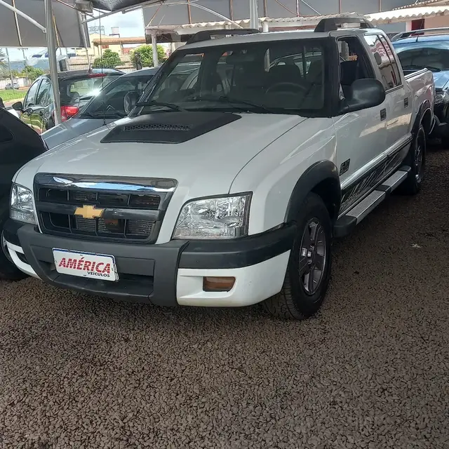 Carro Chevrolet S10 Cabine Dupla 2011 S10 Rodeio 2.4 Flexpower 4X2 (Cab Dupla)
