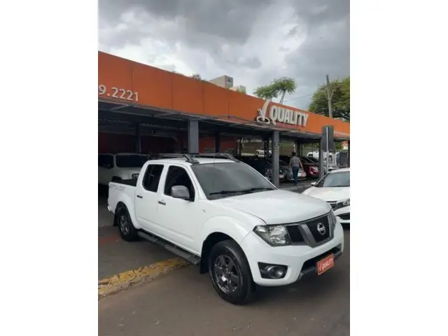 Carro Nissan Frontier 2014 2.5 TD CD 4x2 SV Attack