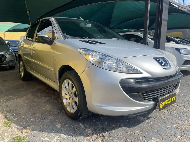 Peugeot 207 Hatch XR 1.4 8V (flex) 4p