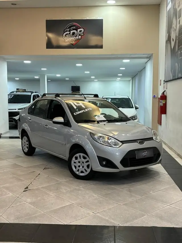 Carro Ford New Fiesta Sedan 2014 1.6 SE (Flex)