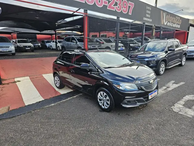 Carro Chevrolet Onix 2015 1.4 LT SPE/4
