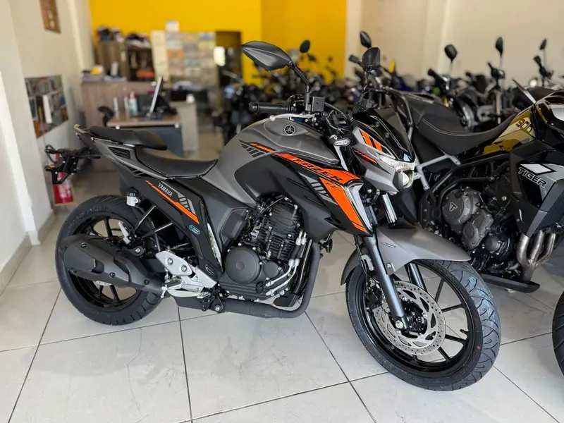Yamaha Fazer FZ25 Connected