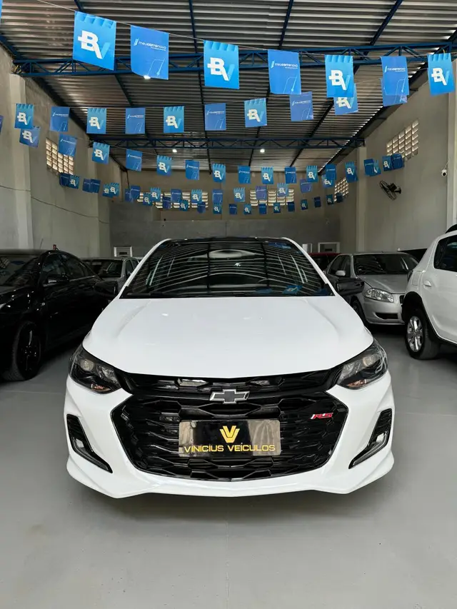Carro Chevrolet Onix 2023 RS 1.0 Turbo (Aut.)
