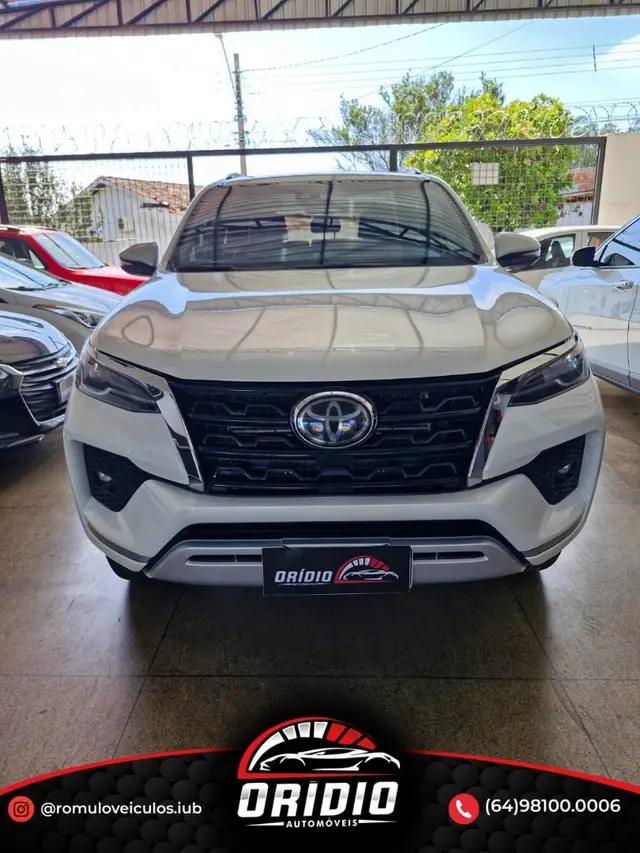 Carro Toyota SW4 2021 SRX 2.8 turbodiesel 7L 4x4 (Aut)