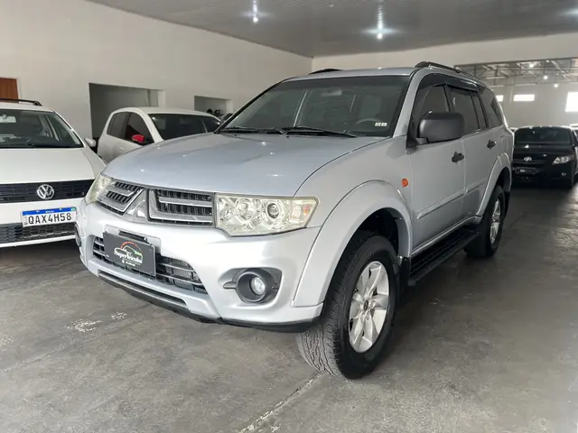 Carro Mitsubishi Pajero Dakar 2015 3.2 HPE 4WD (Aut)