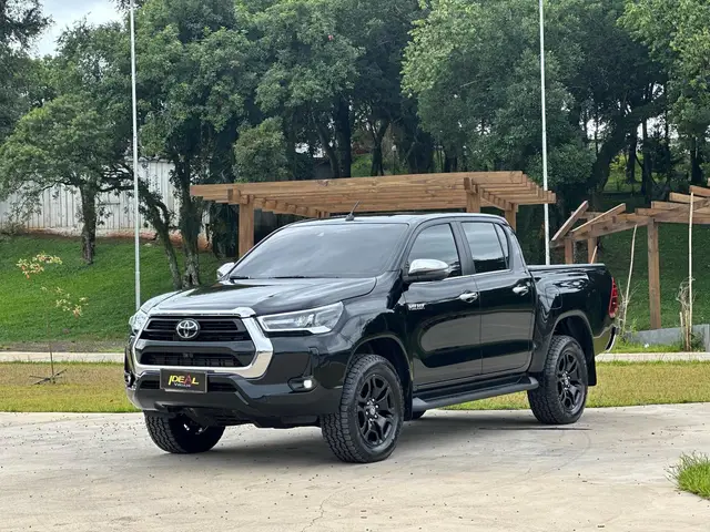 Carro Toyota Hilux Cabine Dupla 2023 SRX 4x4 2.8 Diesel