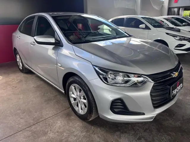 Carro Chevrolet Onix Plus 2023 LT 1.0