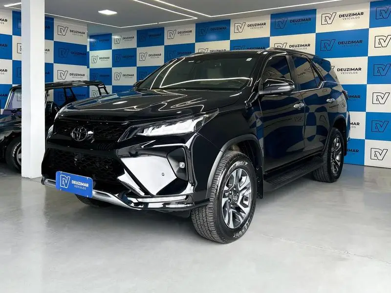 Toyota Hilux SW4 SRX 2.8 turbodiesel 7L 4x4 (Aut)