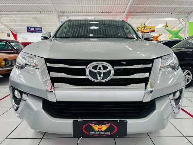 Carro Toyota SW4 2016 2.8 TDI SRX 5L 4x4 (Aut)