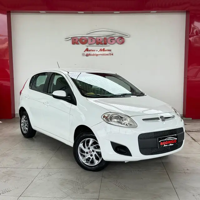 Carro Fiat Palio 2013 Attractive 1.0 8V (Flex)