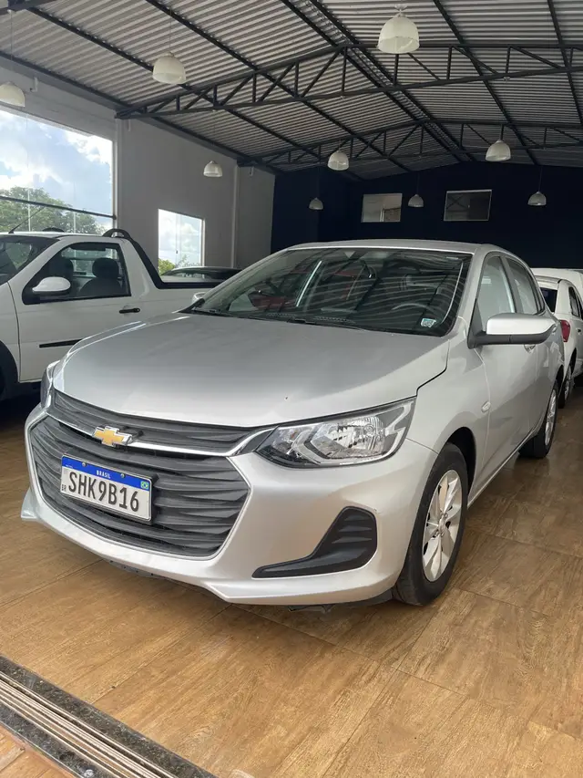 Carro Chevrolet Onix 2023 LT 1.0