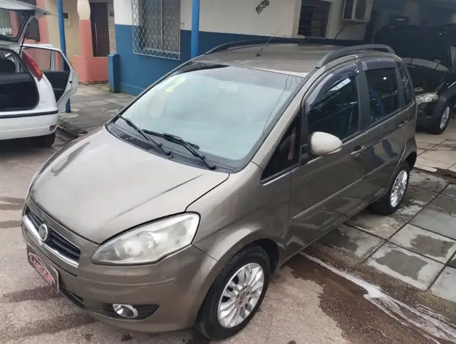 Carro Fiat Idea 2012 Attractive 1.4 8V (Flex)