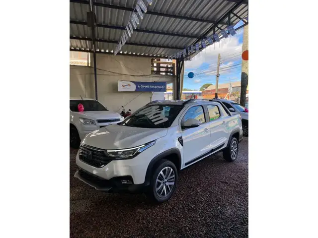 Carro Fiat Strada 2023 Volcano 1.3 CD (Flex)
