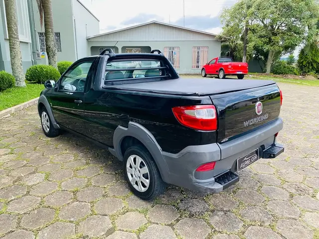 Carro Fiat Strada 2015 Working 1.4 (Flex)