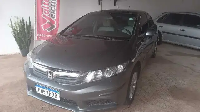 Carro Honda Civic 2014 New  LXS 1.8 16V i-VTEC (Flex)