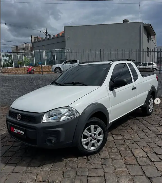 Carro Fiat Strada 2018 Hard Working 1.4 (Flex) (Cabine Simples)